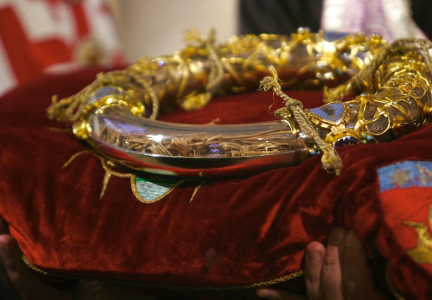 «Тернием венчается Бог, землю всю украсивший цветами…»