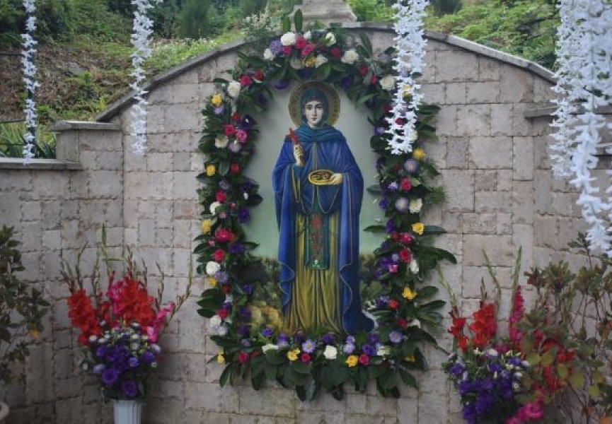 На одном из уступов горы Каратау