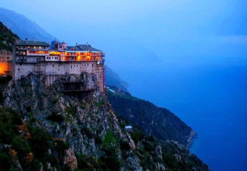 На Афоне ограничили доступ иностранным паломникам ради сохранения монашеского уклада