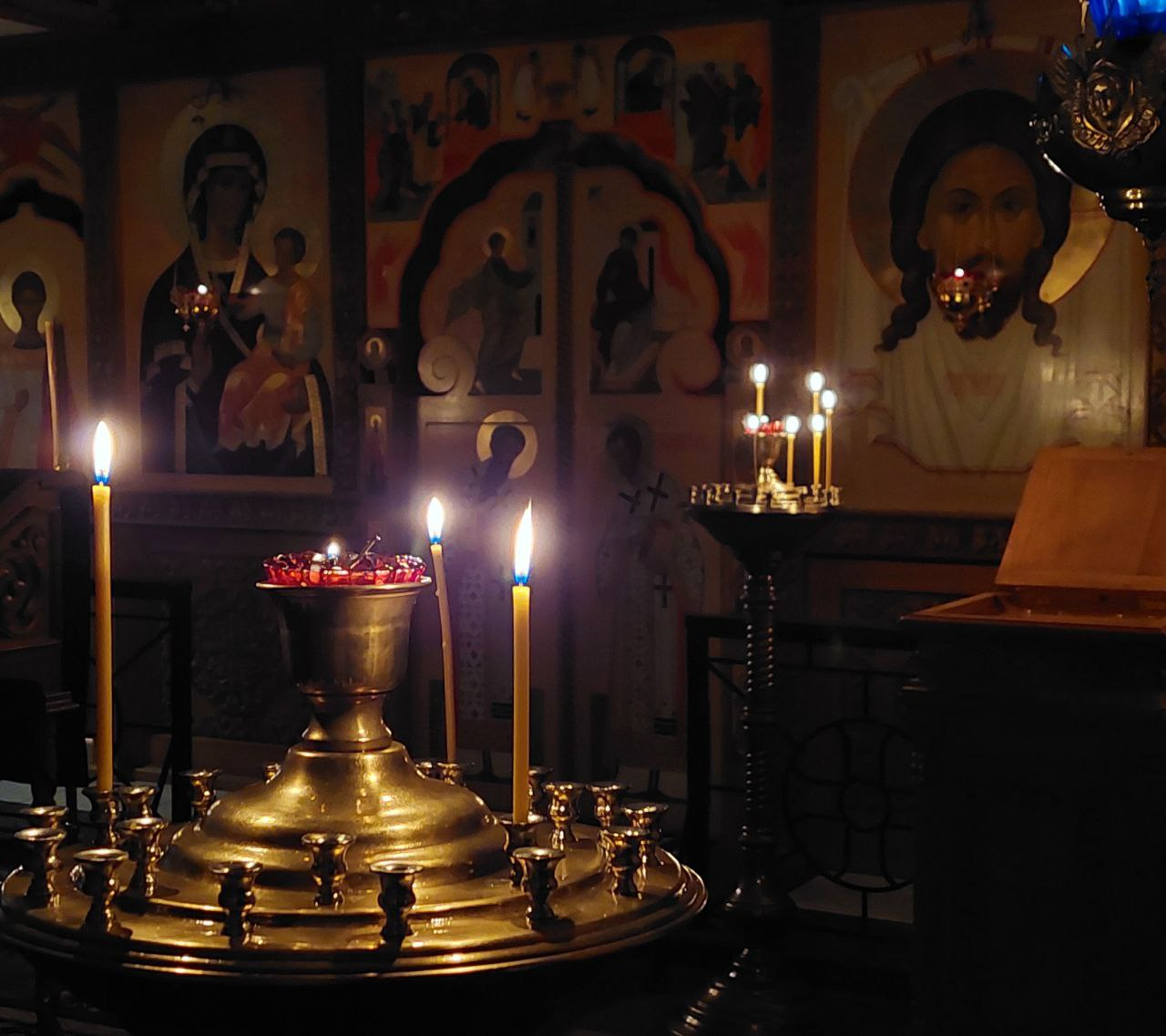 Постящиеся люди знают: редко когда Великий пост обходится без подножки дьявола. Вдруг случается нечто такое, что от избытка эмоций человек перестает себя контролировать. Вспыхивает скандал. И, порой, между самыми близкими людьми. В такие минуты, по вра...