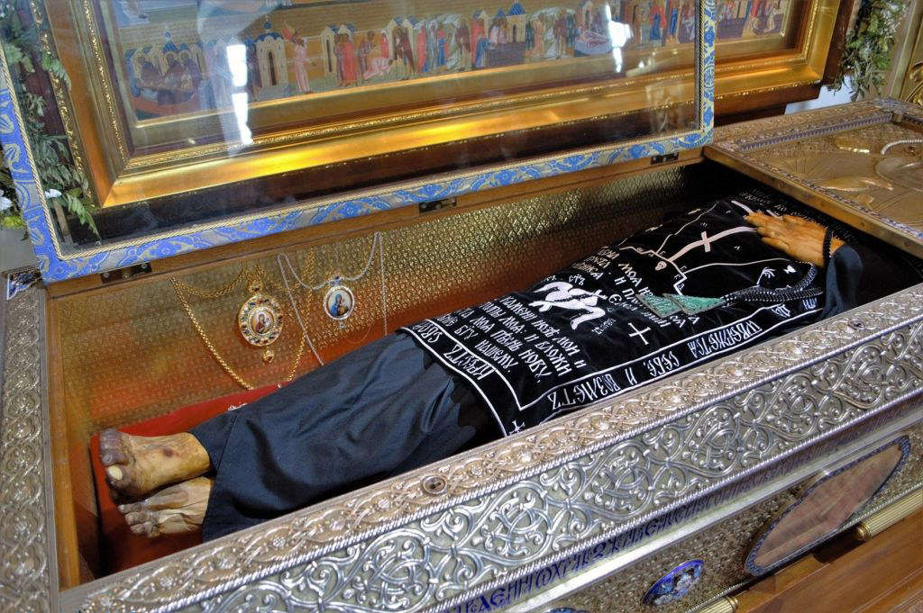 Сегодня наша Церковь вспоминает одного из самых удивительных русских святых – преподобного Александра Свирского, чудотворца. В чем же его уникальность, непохожесть на других? За всю историю человечества только дважды Бог в образе Святой Троицы являлся...