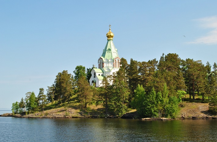 О жизни преподобных Сергия и Германа,Валаамских чудотворцев,известно очень мало.Согласно Преданию, эти греческие монахи пришли во владения Великого Новгорода вместе с первыми православными миссионерами и основали на острове Валаам мужской общежительный...