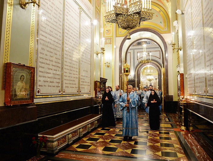 Христос Воскресе, дорогие братья и сестры! Решение воздвигнуть храм Христа Спасителя было принято императором Александром I в благодарность Богу за дарованную победу над Наполеоном Бонапартом и в память о русских солдатах, пожертвовавших собой, чтобы ...
