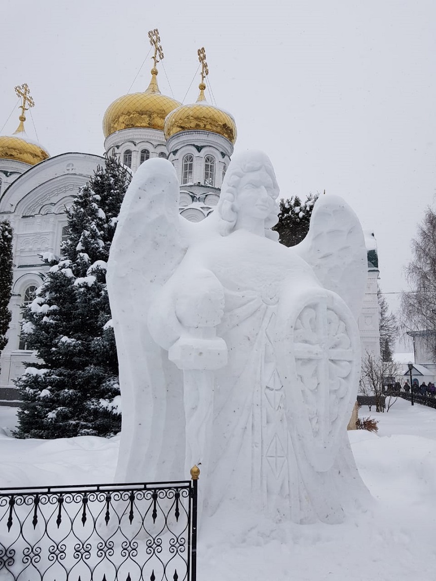 Подходит к концу Рождественский пост. Скоро родится Младенец Христос! Наступит праздник Небесной и земной Церкви! Тысячи тысяч Ангелов и христиан будут ликовать о Воплощении Божием, о схождении на землю Спасителя! Приготовим и мы наши сердца к встрече ...