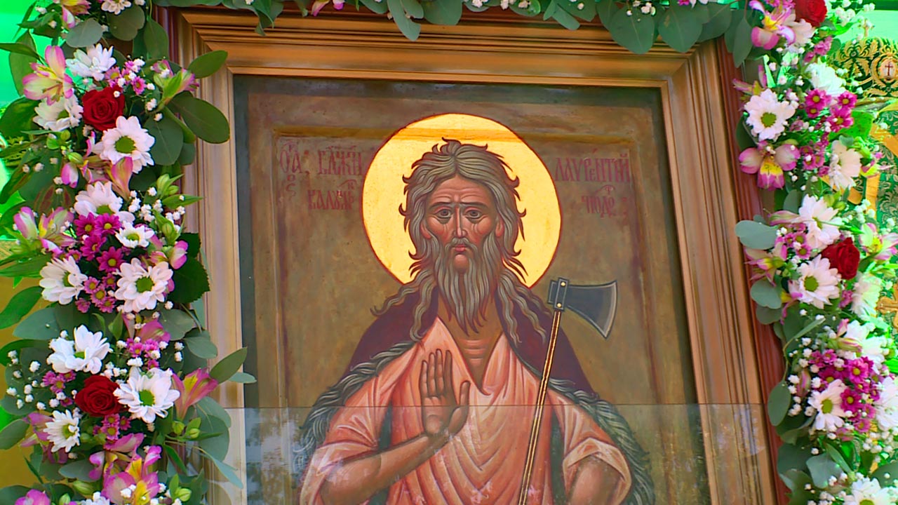 Святой Лаврентий калужский, память которого мы сегодня празднуем,  изображается на древних иконах с топором, насаженным на длинное топорище. Калужская летопись открывает нам причину такого изображения:«В 1512 г. напали на город агаряны(крымские татары)...