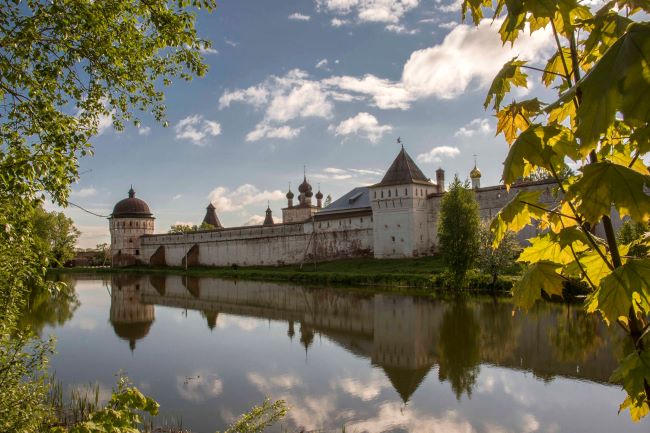 В сентябре 1611 г. в Нижнем Новгороде умный и энергичный посадский староста Косма Минин, не выдержав картины разорения Русской земли, поругания святынь и пленения поляками Москвы,бросил клич о сборе сил и средств для борьбы с интервентами.Призыв Минина...