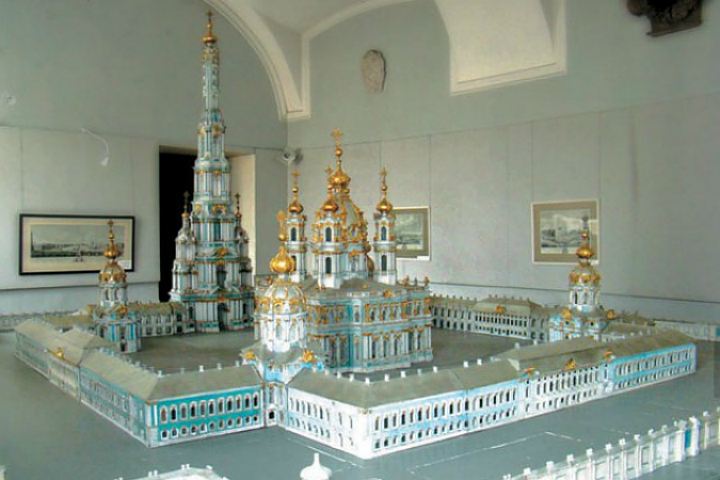 Тот самый Смольный