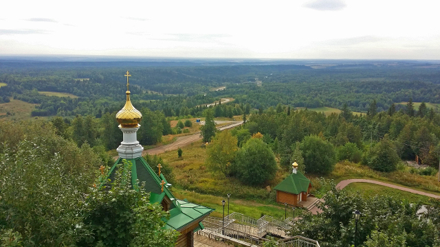 В стране полноводных рек и белых мхов